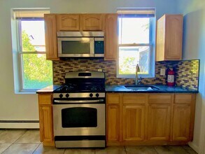 35 W 47th St in Bayonne, NJ - Building Photo - Building Photo