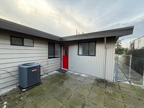 20930 2nd Ave S in Des Moines, WA - Building Photo - Building Photo