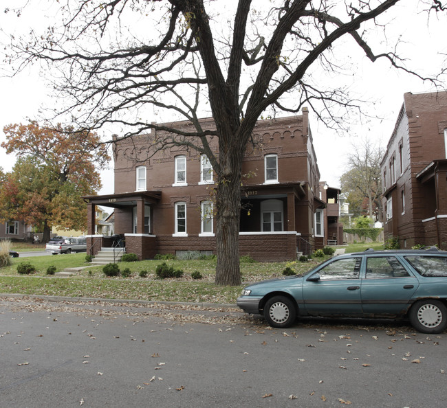 1917-1919 Pleasant St in Des Moines, IA - Building Photo - Building Photo