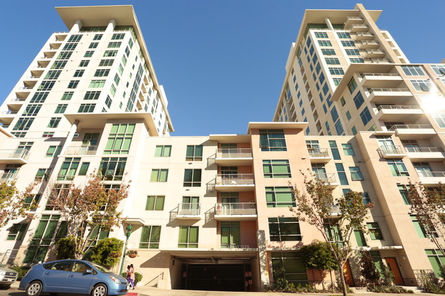 Acqua Vista Condominiums in San Diego, CA - Foto de edificio - Building Photo