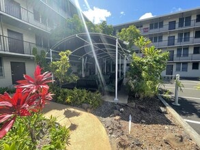 Kalo Terrace in Honolulu, HI - Foto de edificio - Building Photo
