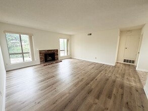 715 S Oakstone Way in Anaheim, CA - Building Photo - Building Photo