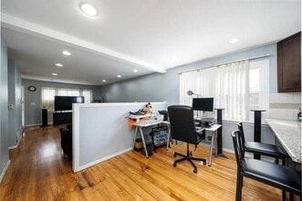 9 Giles Ave in Jersey City, NJ - Building Photo - Building Photo