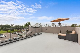 825 Island Ct in San Diego, CA - Building Photo - Building Photo