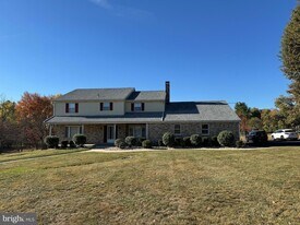 1305 Hawthorne Ln in Fort Washington, PA - Building Photo