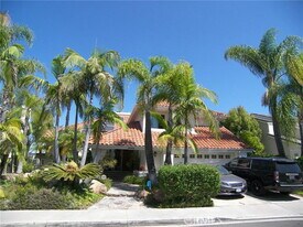 28201 Tinajo in Mission Viejo, CA - Building Photo