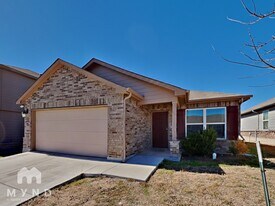 4007 Turning Pine Edge in Converse, TX - Building Photo