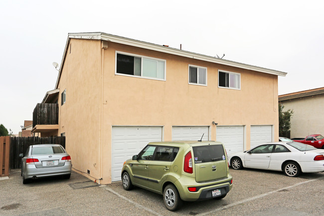 7290 Corsican Dr in Huntington Beach, CA - Building Photo - Building Photo