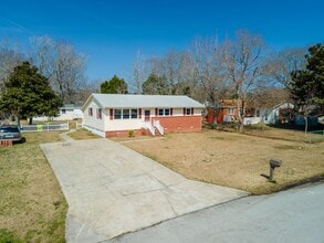 306 Glancy St in Swansboro, NC - Building Photo - Building Photo