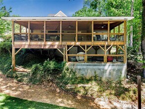 6265 Lakeview Dr in Buford, GA - Building Photo - Building Photo