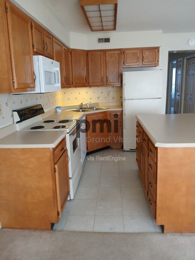 1306 Arthur Ave in Charleston, IL - Foto de edificio - Building Photo