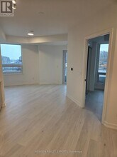 2501 Saw Whet Blvd. in Oakville, ON - Building Photo - Building Photo