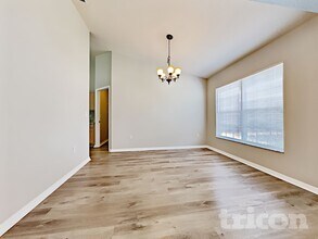 13029 Centennial St in Spring Hill, FL - Foto de edificio - Building Photo