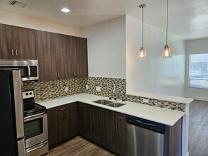 8053 E Thomas Rd in Scottsdale, AZ - Building Photo - Building Photo