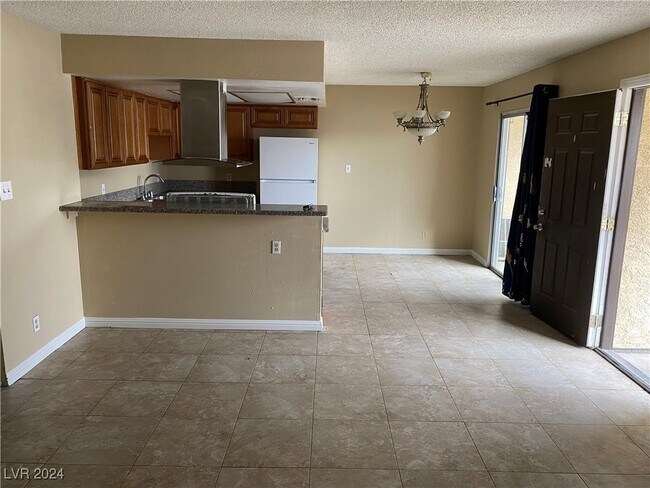 5456 Cabeza Dr-Unit -a in Las Vegas, NV - Building Photo - Building Photo
