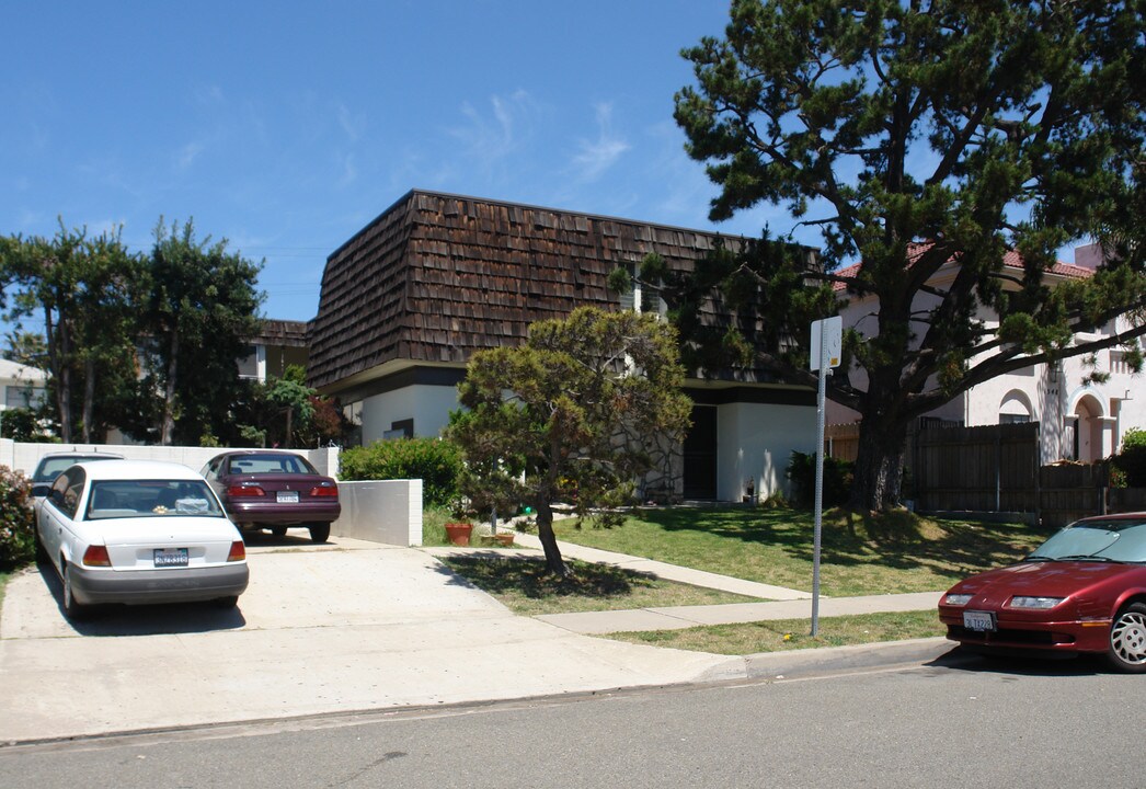 1534 Thomas Ave in San Diego, CA - Building Photo