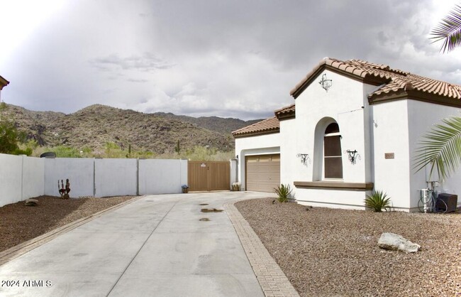 1809 E Gwen St in Phoenix, AZ - Foto de edificio - Building Photo