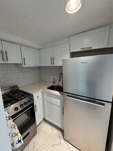 1110 William St in Hempstead, NY - Foto de edificio - Building Photo