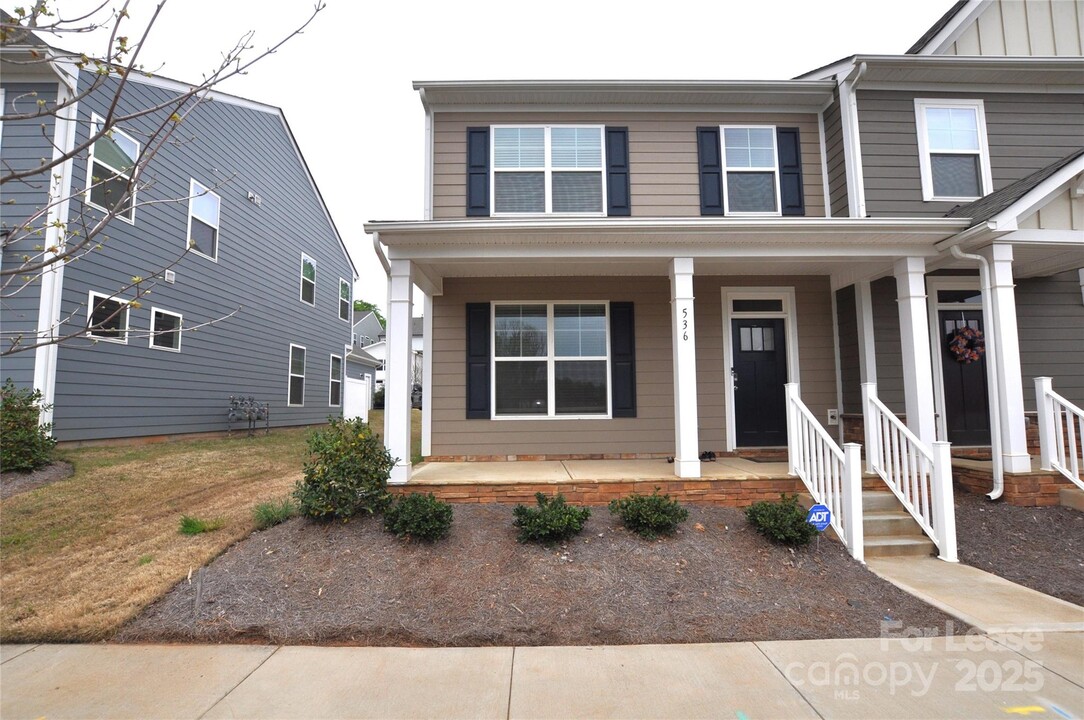 536 Laurel Walk Ln in Belmont, NC - Foto de edificio