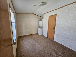 6 Pine Cir in Paris, NY - Building Photo - Building Photo