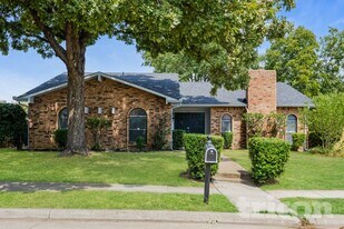 414 Hemlock Dr in Grand Prairie, TX - Building Photo