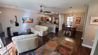 2520 SW 14th Ave-Unit -806 in Fort Lauderdale, FL - Foto de edificio - Building Photo