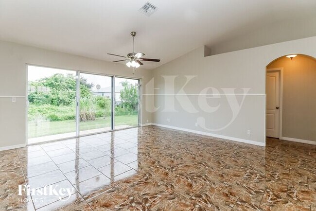 170 Peerless St in Lehigh Acres, FL - Building Photo - Building Photo