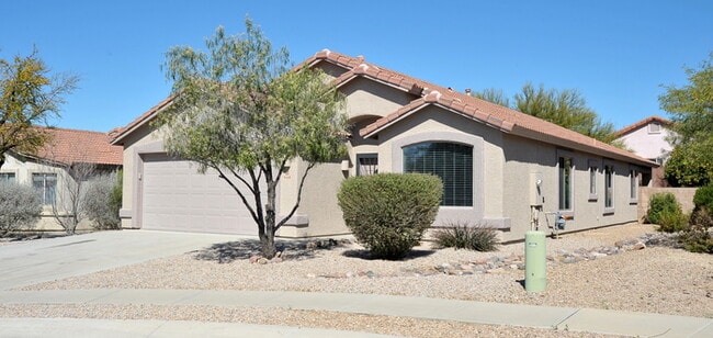 5448 W Bandtail Ct in Marana, AZ - Building Photo - Building Photo