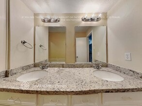 4814 Wind Chimes Dr in Houston, TX - Building Photo - Building Photo