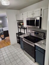 9 Riverview in Avon, CT - Building Photo - Building Photo