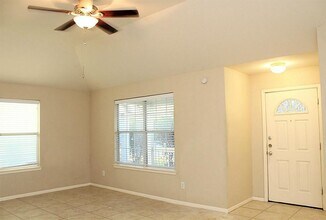 19746 Cozy Cabbin Dr in Katy, TX - Building Photo - Building Photo