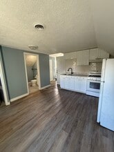 825 Grand Ave, Unit Upper in Racine, WI - Building Photo - Building Photo