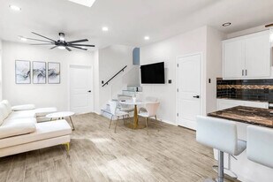 3518 Dennis St in Houston, TX - Building Photo