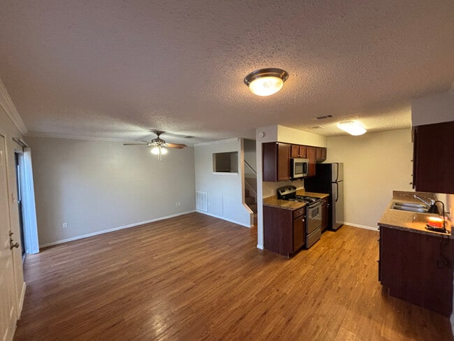 property at 1606 N Interstate 35