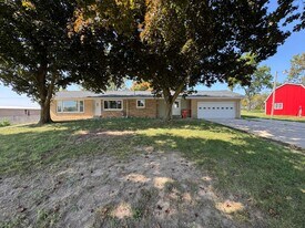 6451 Alpine Ave NW in Comstock Park, MI - Building Photo