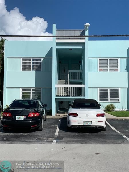 3628 NE 21st Way in Lighthouse Point, FL - Foto de edificio