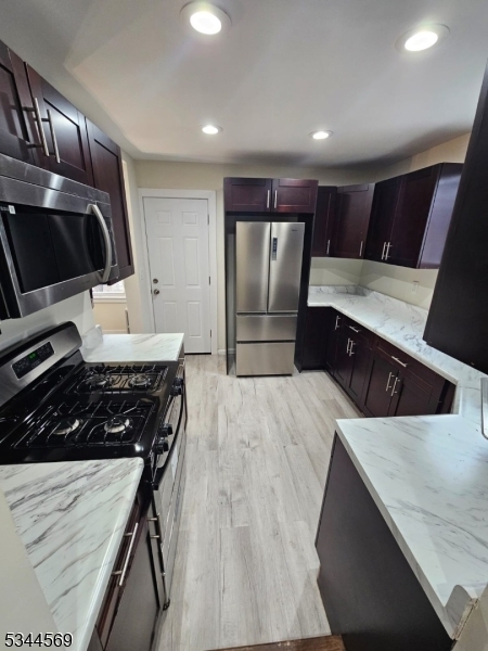 201 S 6th St in Newark, NJ - Building Photo