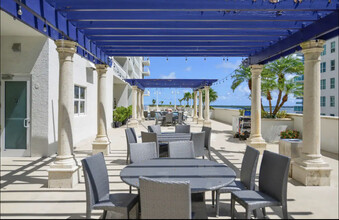 1200 Brickell Bay Dr, Unit Brickell Miami View Furn. in Miami, FL - Building Photo - Building Photo