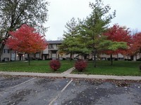 Courtyards at Roselawn Park in Indianapolis, IN - Foto de edificio - Building Photo