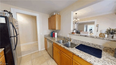 2725 Hampshire Rd, Unit Unit 3 in Cleveland Heights, OH - Building Photo - Building Photo