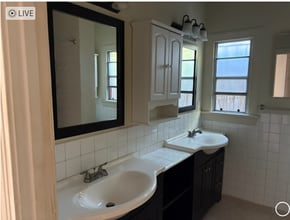 7967 Clinton St in Los Angeles, CA - Building Photo - Building Photo