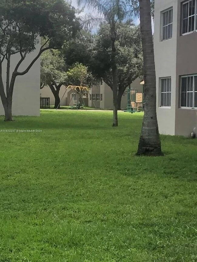 6155 NW 186th St in Hialeah, FL - Building Photo - Building Photo