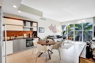2100 Park Ave in Miami Beach, FL - Building Photo - Building Photo