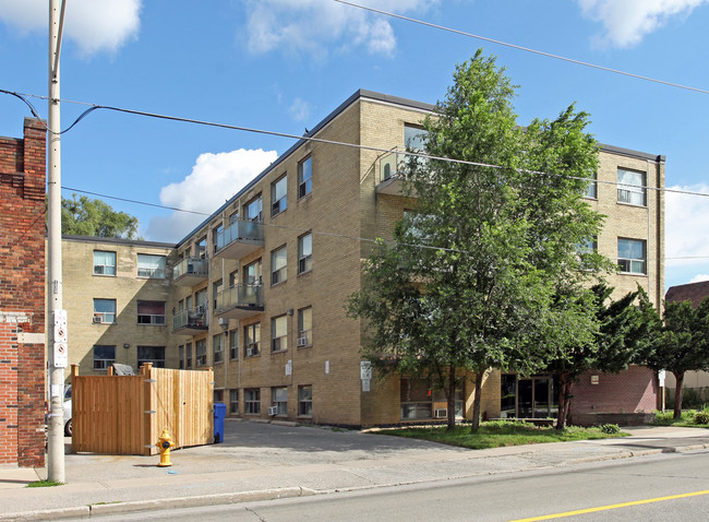 470 Mortimer Ave in Toronto, ON - Building Photo - Building Photo