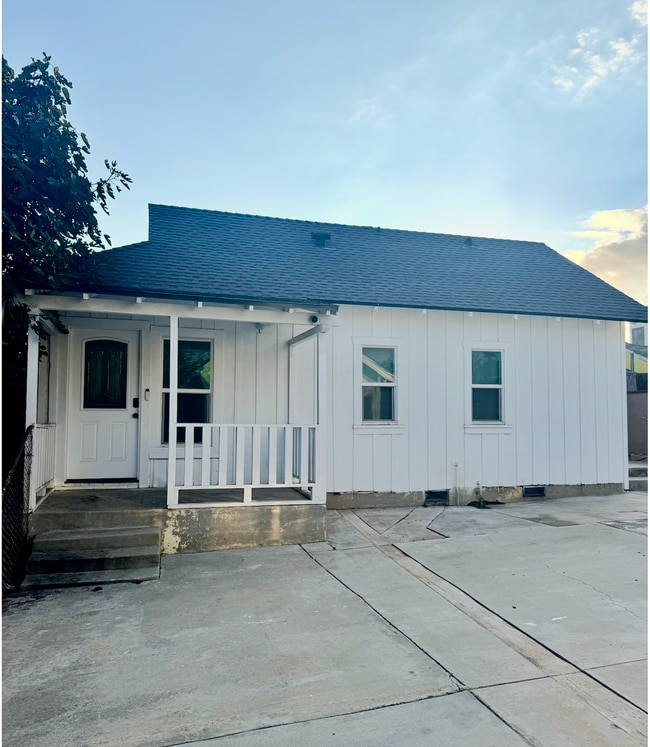 3048 Guirado St, Unit Back House