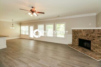 5663 Valley Loop in Fairburn, GA - Building Photo - Building Photo