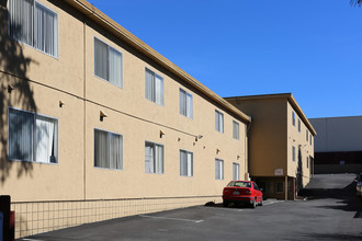 Hallmark Apartments in La Mesa, CA - Building Photo - Building Photo