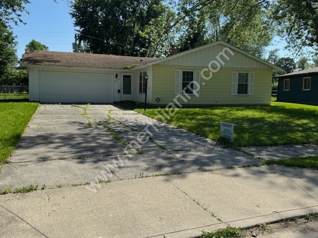 2219 Drake Dr in Fort Wayne, IN - Building Photo