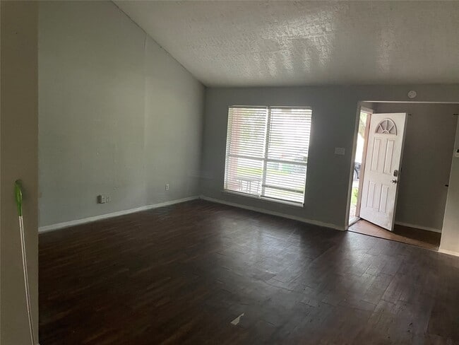 property at 1026 W Brompton Dr