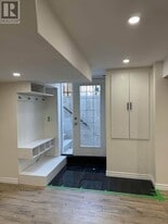 60 Lofthouse Dr in Whitby, ON - Building Photo